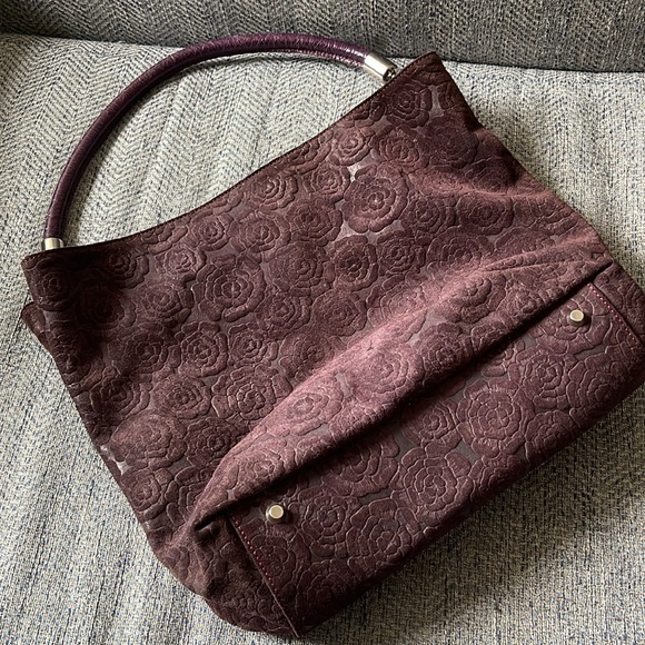 Arcadia Purple leather/suede Floral Embossed Handbag. - Picture 16 of 16